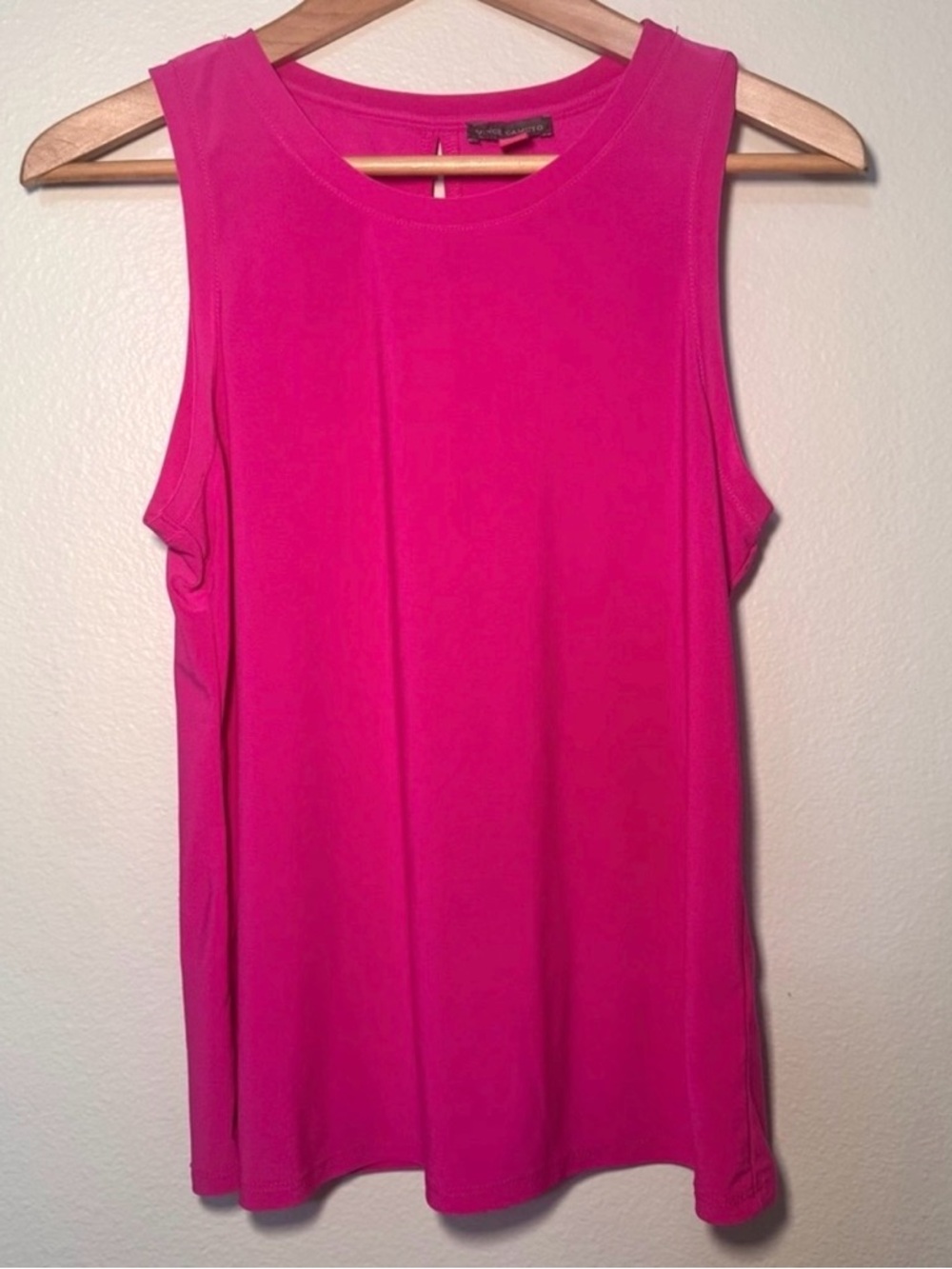 Vince Camuto Sleeveless Blouse Small Pink Keyhole Back Workwear Top Stretch